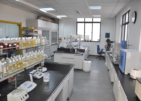 Cas 9003-05-8 Polyacrylamide Emulsion Treatment Of Wastewater Bulk viscosity 500-2000 AE8030/CE6140